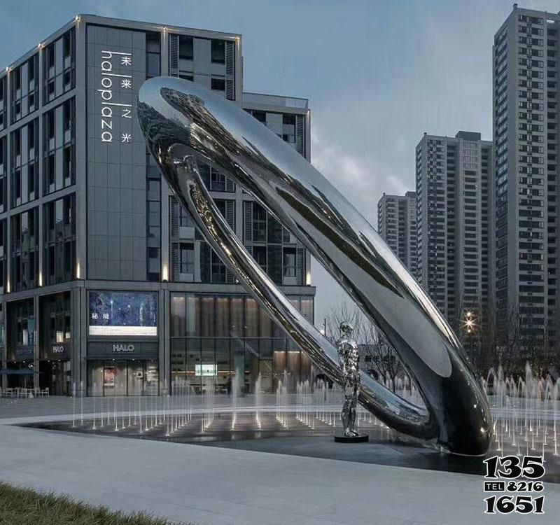 月亮雕塑-商廈街道不銹鋼鏡面環形月亮雕塑 月亮雕塑-商廈街道不銹鋼鏡面環形月亮雕塑高清圖片